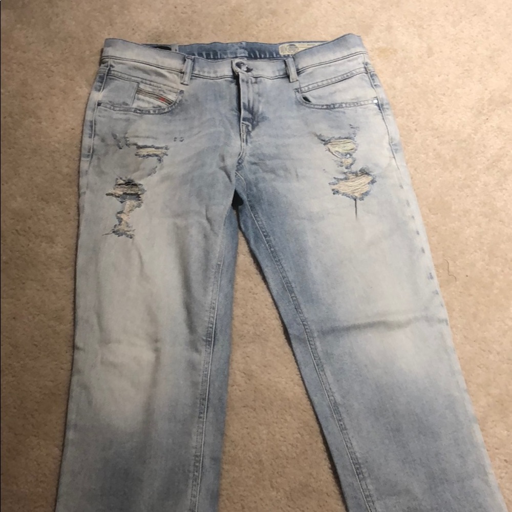 Light wash diesel jeans